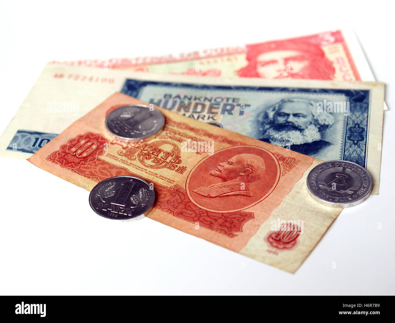 currency countries cuba communist money bank lending institution