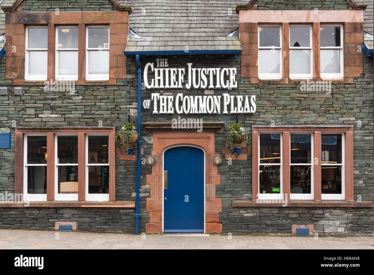 The Chief Justice of the Common Pleas, Bank Street, Keswick, Lake District, Cumbria, England Stock Photo