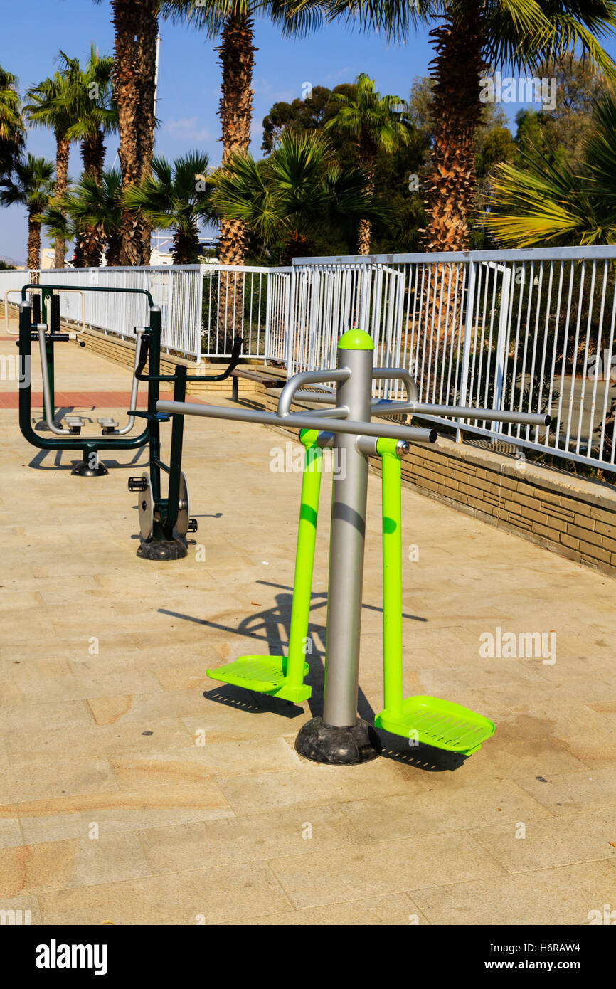 Exercise machines hires stock photography and images Alamy