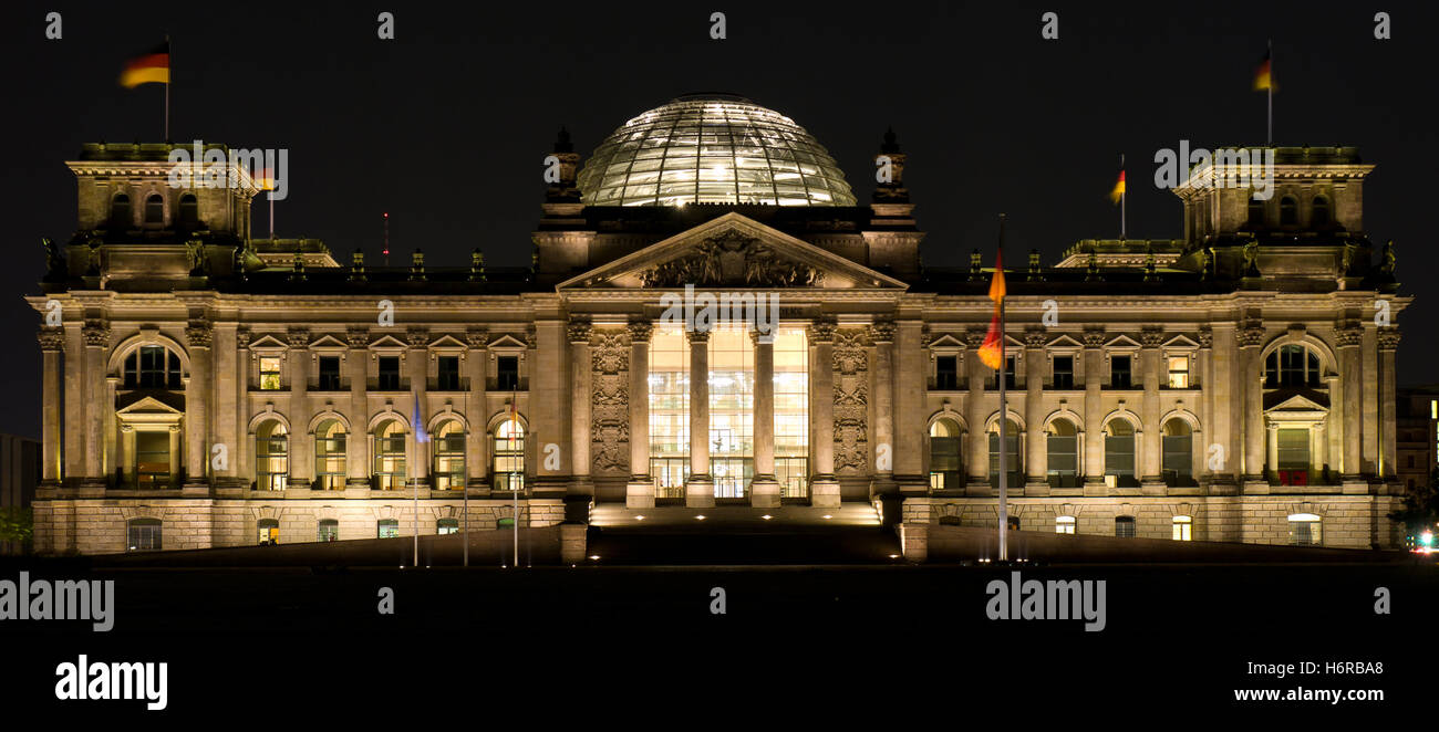 stone night nighttime berlin germany german federal republic parliament flag windows stairs travel monument culture famous Stock Photo