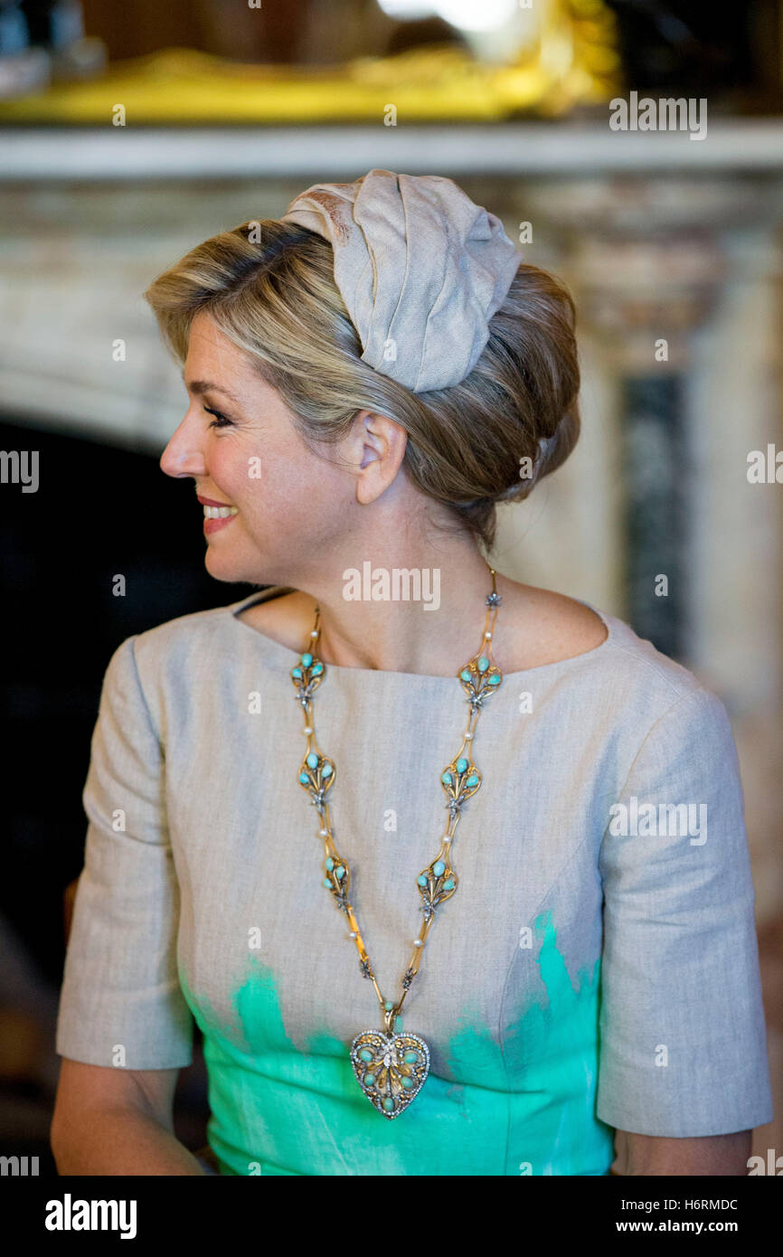 king-willem-alexander-and-queen-maxima-of-the-netherlands-during-the-H6RMDC.jpg