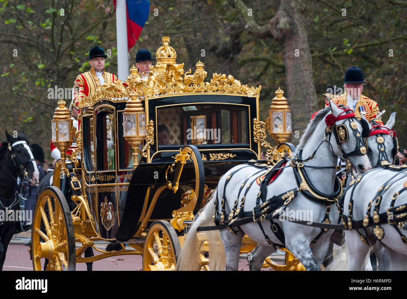 Ghana Facts & History - Queen Elizabeth II and the President of Ghana, John  Agyekum Kufuor, arrive for a State Banquet at Buckingham Palace on March  13, 2007. (Photo by Anwar Hussein