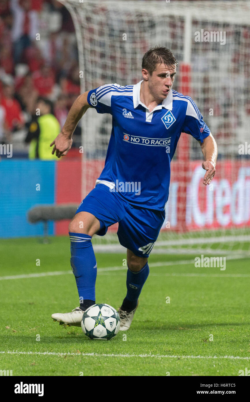 Lisbon Portugal 1st November 2016 Dynamo Kiev S Ukrainian Forward Artem Besedin 41 During The Game Of The Uefa Champions League Group B Sl Benfica Vs Fc Dynamo Kyiv Credit Alexandre De Sousa Alamy