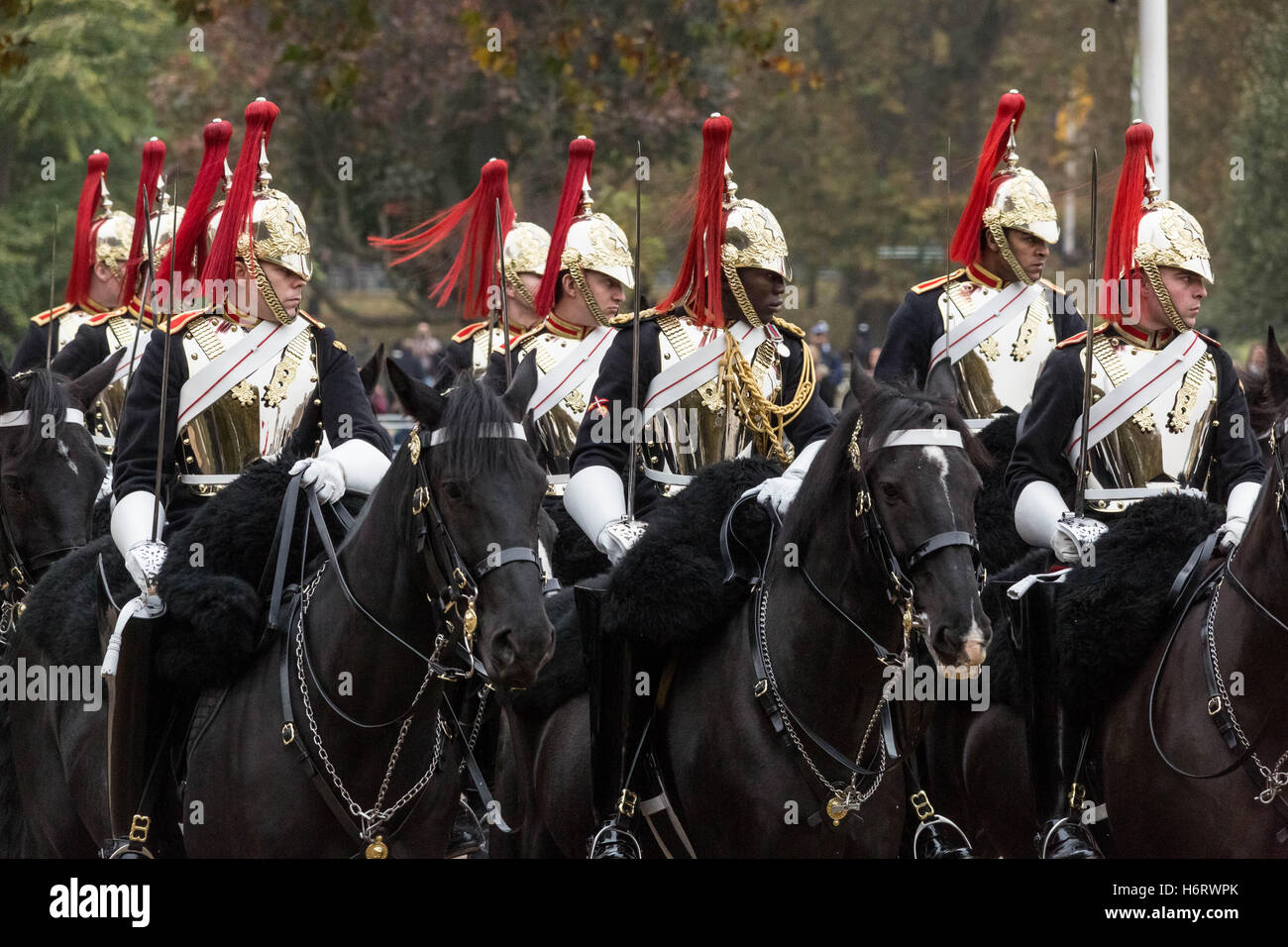 London, UK. 1st November, 2016. The Household Cavalry Mounted Regiment arrives in Horse Guards Parade ready to greet The President of Colombia on the first day of his state visit Credit:  Guy Corbishley/Alamy Live News Stock Photo