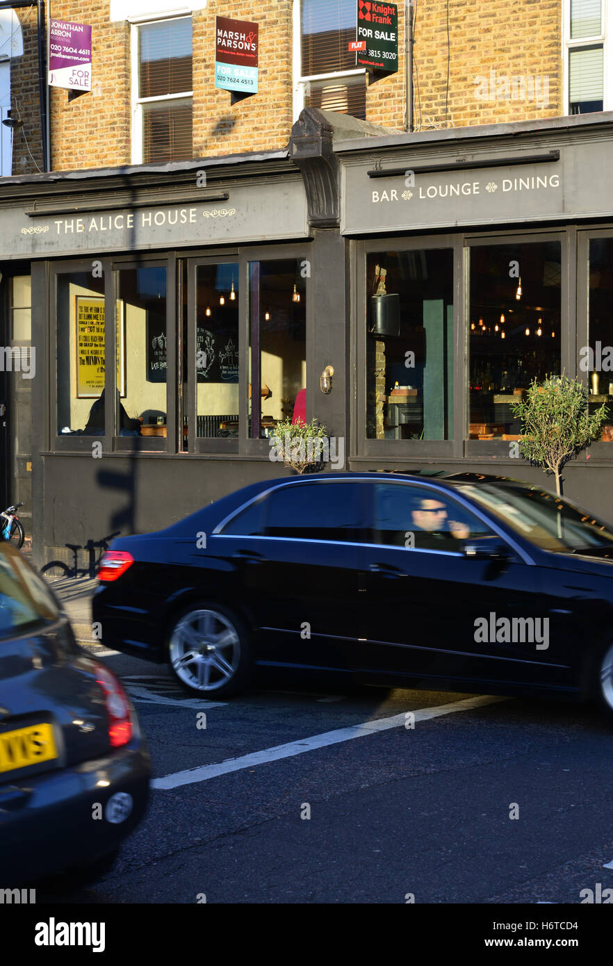 UK, London NW6, Queen's Park, Salusbury Road, Alice House Stock Photo