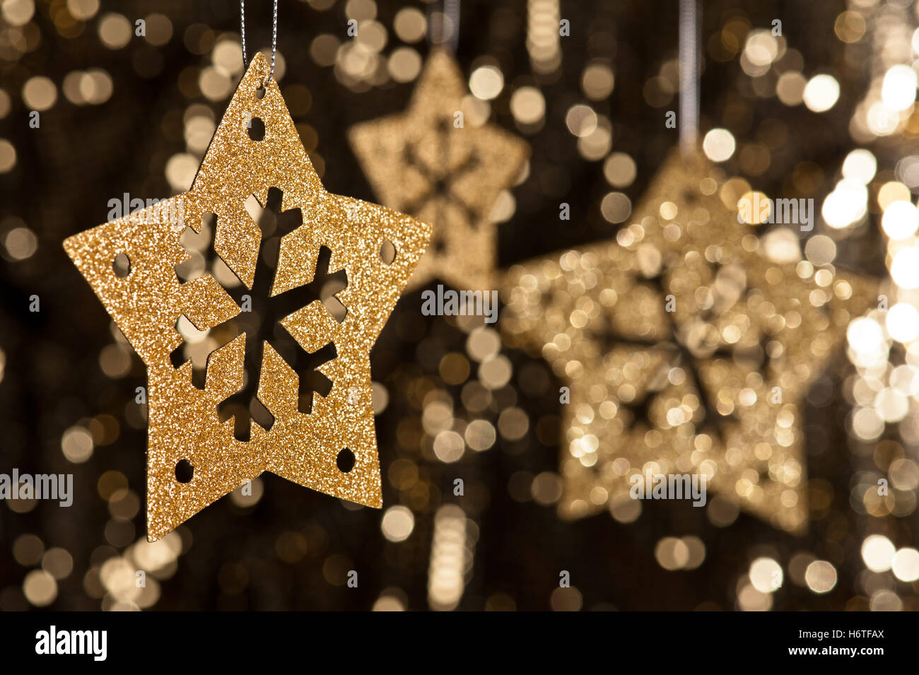 art, holiday, colour, celebrate, reveling, revels, celebrates, advent