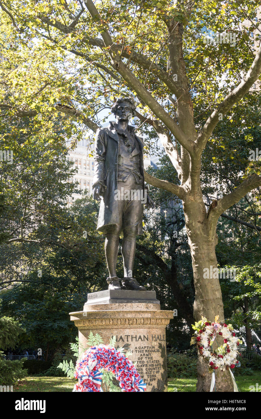 Nathan Hale Statue in City Hall Park, NYC Stock Photo Alamy