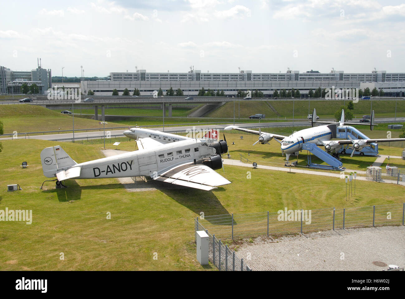 summer summerly bavaria munich aircrafts summer summerly bavaria sightseers tourists munich vacationer ascent erding flughafen Stock Photo