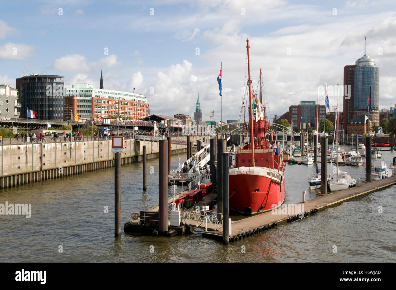 Hamburg river harbour hi-res stock photography and images - Alamy