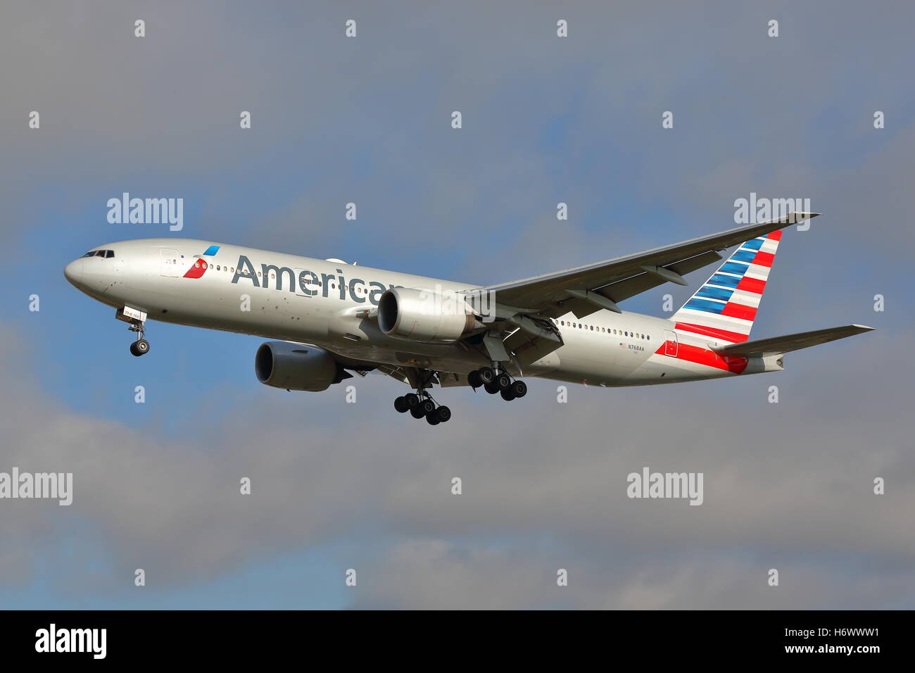 American airlines boeing 777 200 hires stock photography and images Alamy