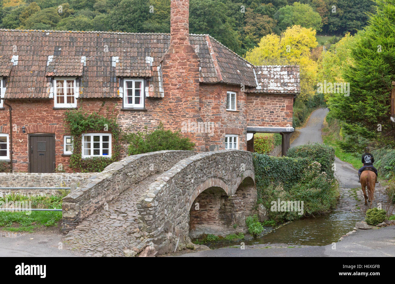 Packhorse bridge hires stock photography and images Alamy