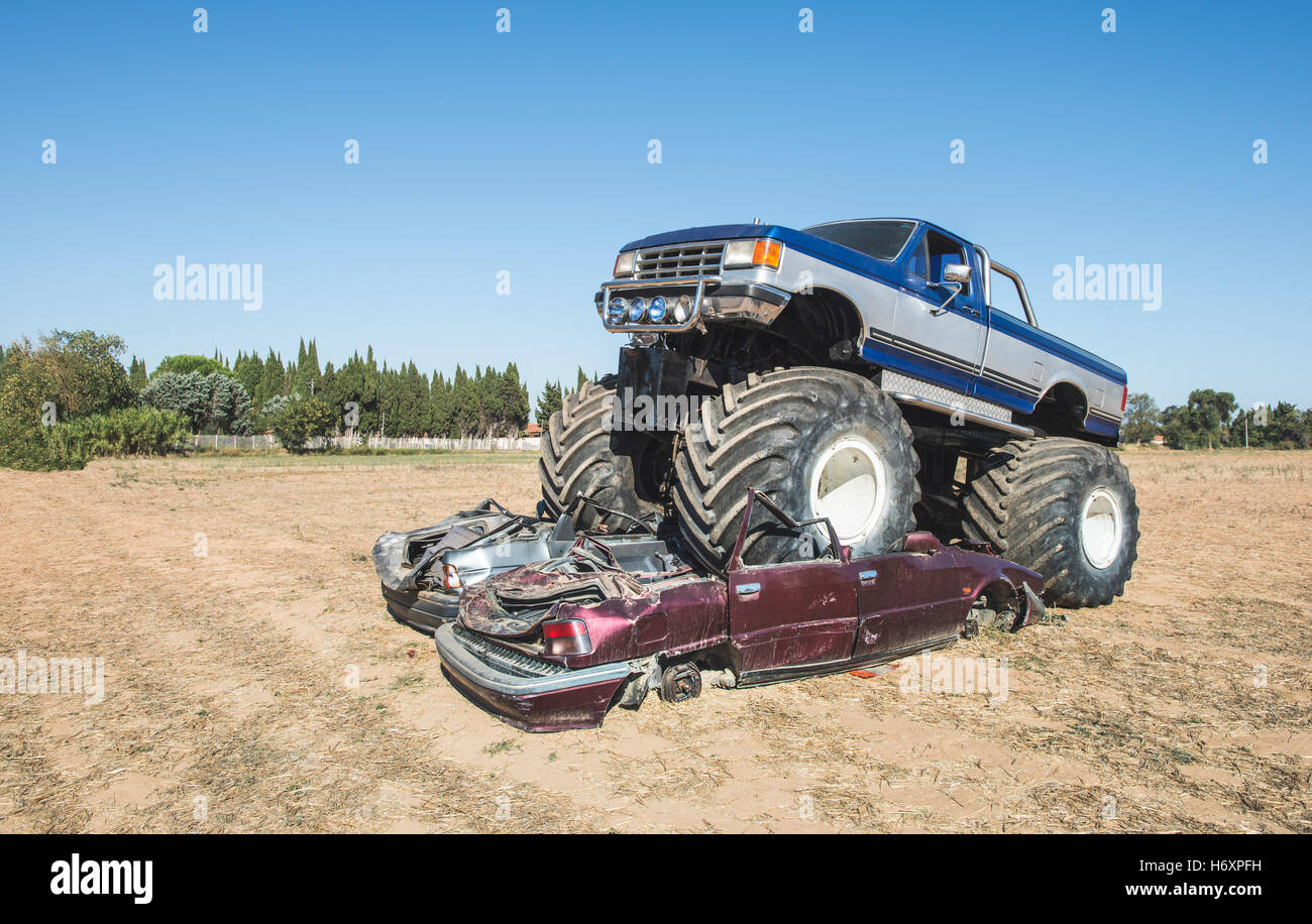 Bigfoot truck hi-res stock photography and images - Alamy