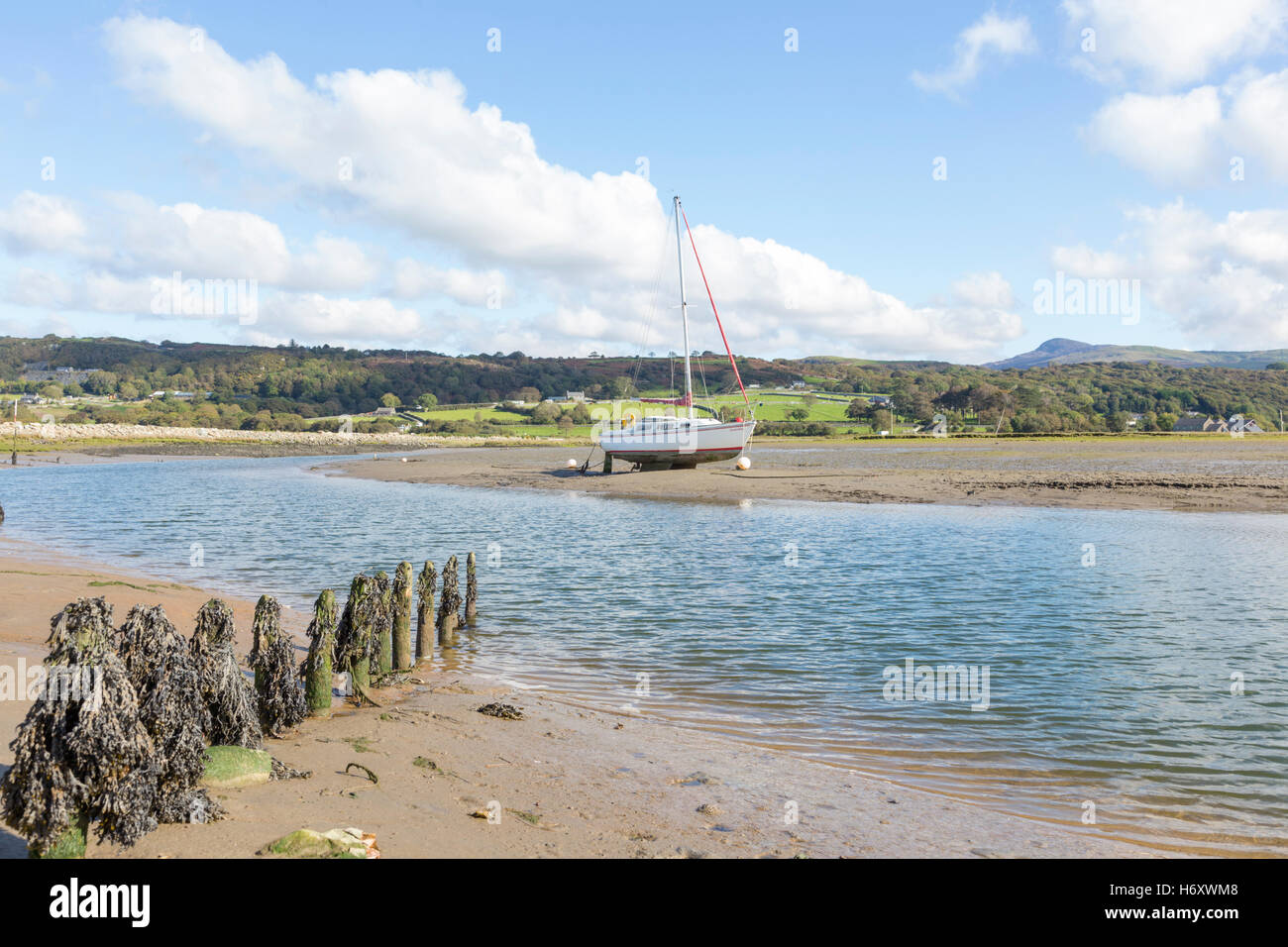 River Artro becomes a tidal estuary between the coastal village Llandanwg and Mochras or Shell Island, Gwynedd, Wales Stock Photo