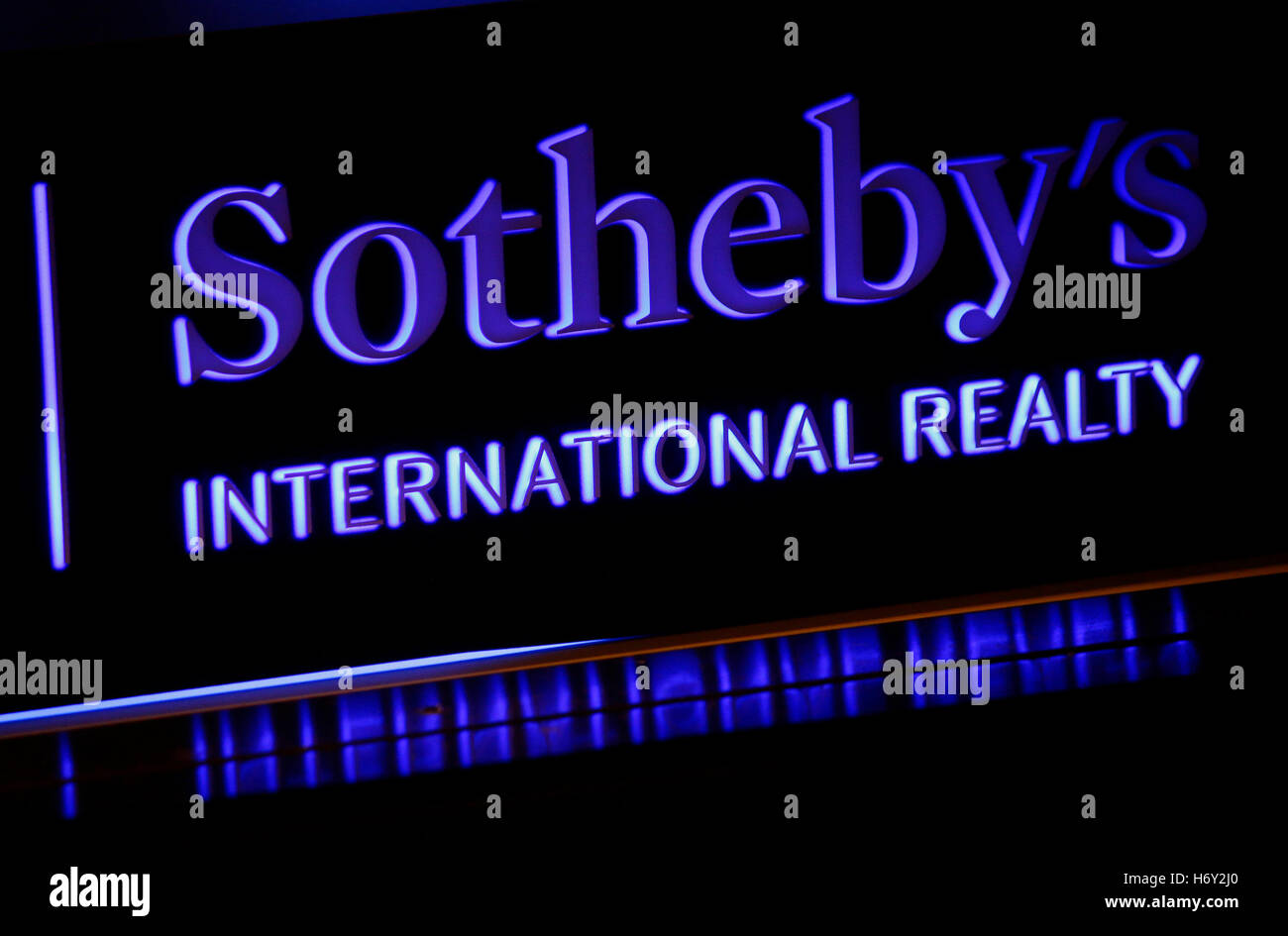 das Logo der Marke 'Sothebys International Realty', Berlin. Stock Photo