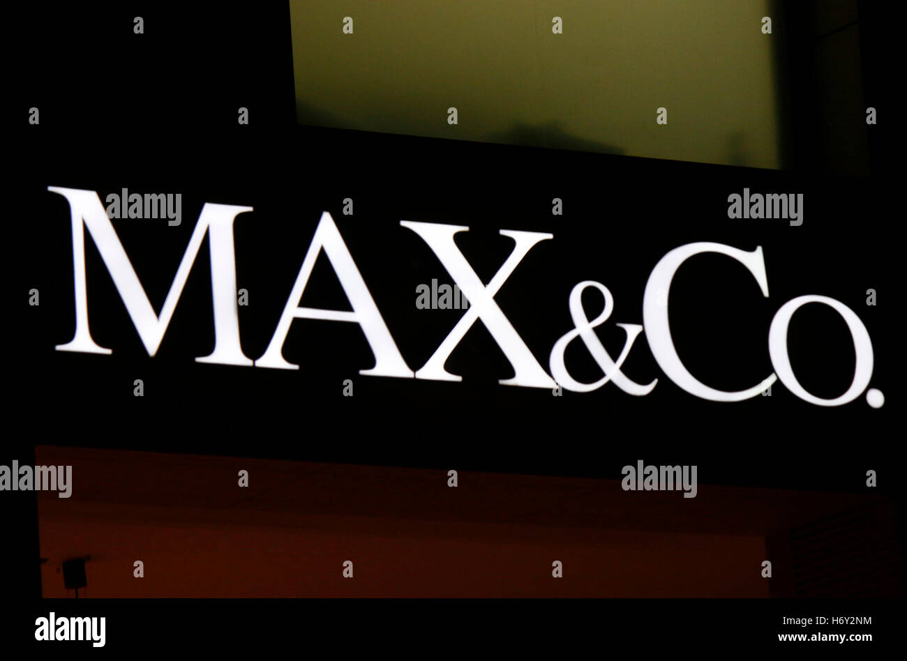 das Logo der Marke "Max und Co", Berlin Stock Photo - Alamy