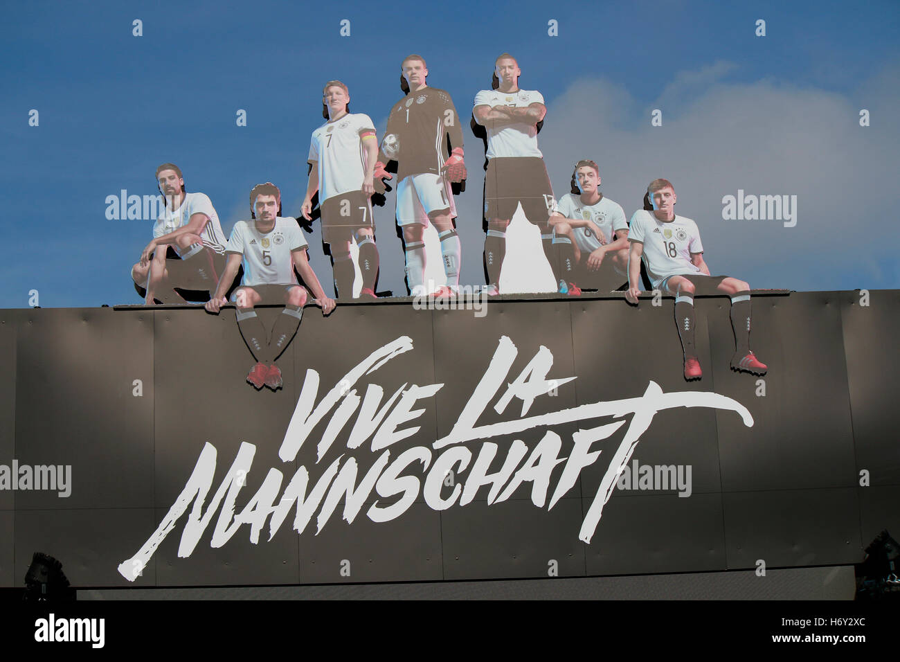 Bilder von Sami Khedira, Mats Hummels, Bastian Schweinsteiger, Manuel Neuer, Jerome Boateng, Mesut Oezil und Toni Kroos - 'Die M Stock Photo