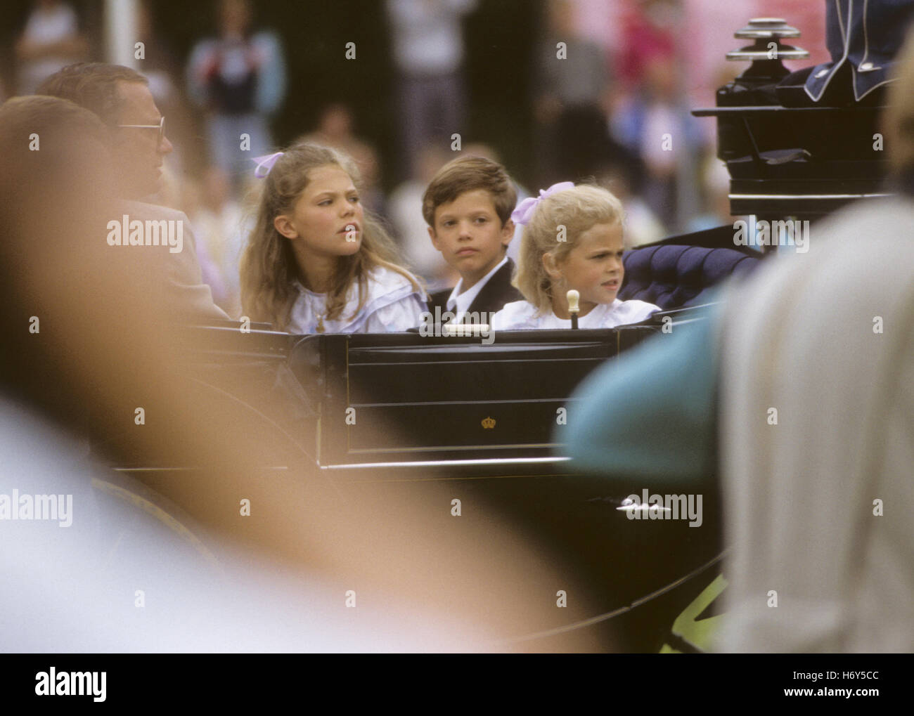 crown-princess-victoria-with-siblings-on-their-way-in-carriage-to-H6Y5CC.jpg