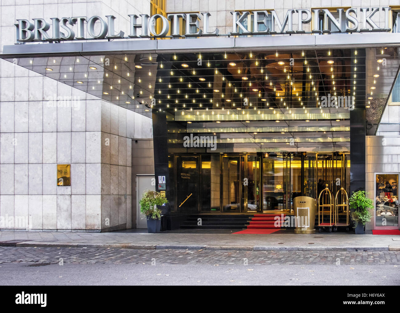The hotel entrance hires stock photography and images Alamy