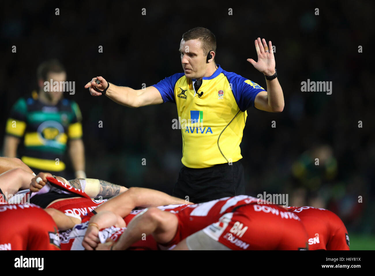 Referee Tom Foley during the Aviva Premiership match at Franklin's Gardens, Northampton. PRESS ASSOCIATION Photo. Picture date: Friday October 28, 2016. See PA story RUGBYU Northampton. Photo credit should read: David Davies/PA Wire. RESTRICTIONS: Use subject to restrictions. Editorial use only. No commercial use. Stock Photo