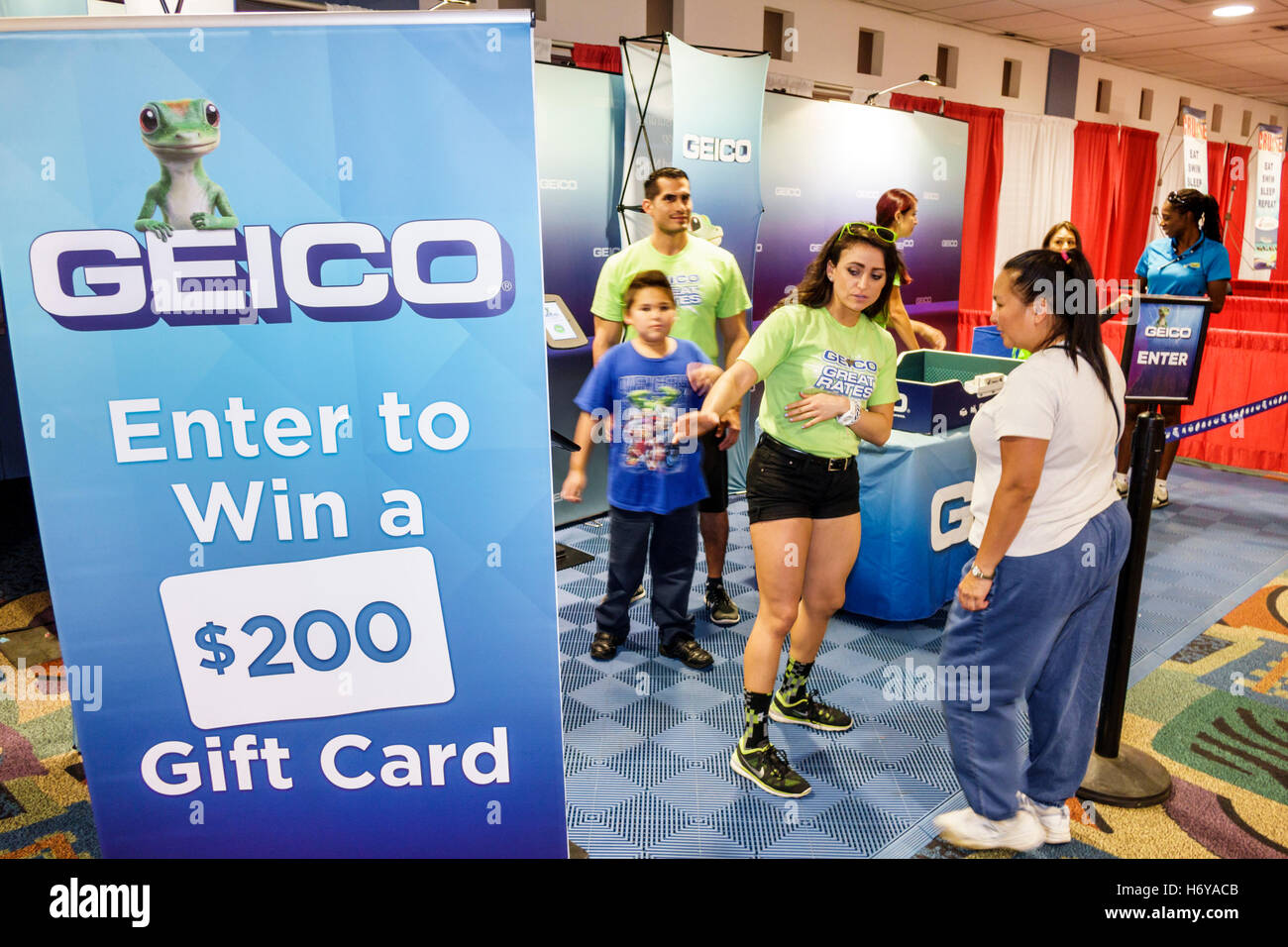 Gift card center centre hi-res stock photography and images - Alamy