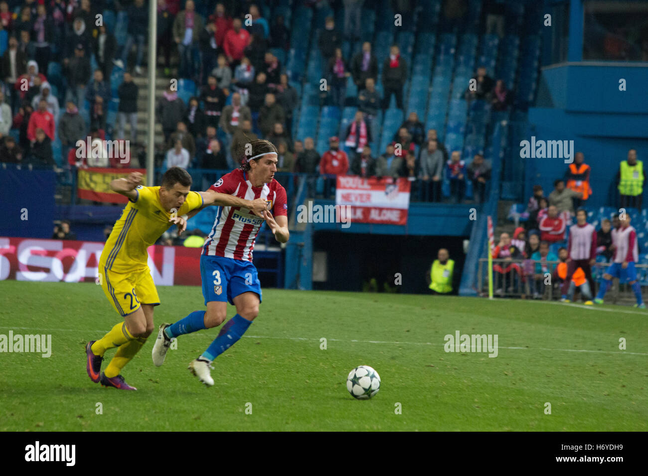 Madrid, Spain. 01st Nov, 2016. Filipe Luis (R) try to evade Prepelita (L). Atletico de Madrid wons by 2 to1 whit two goals of Griezman. © Jorge Gonzalez/Pacific Press/Alamy Live News Stock Photo