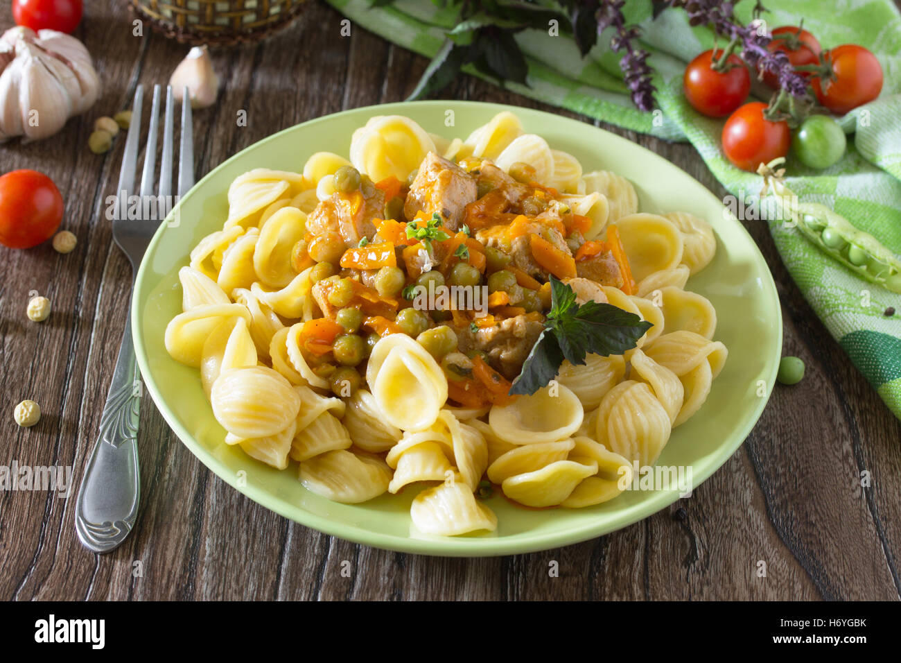 Рагу с макаронами