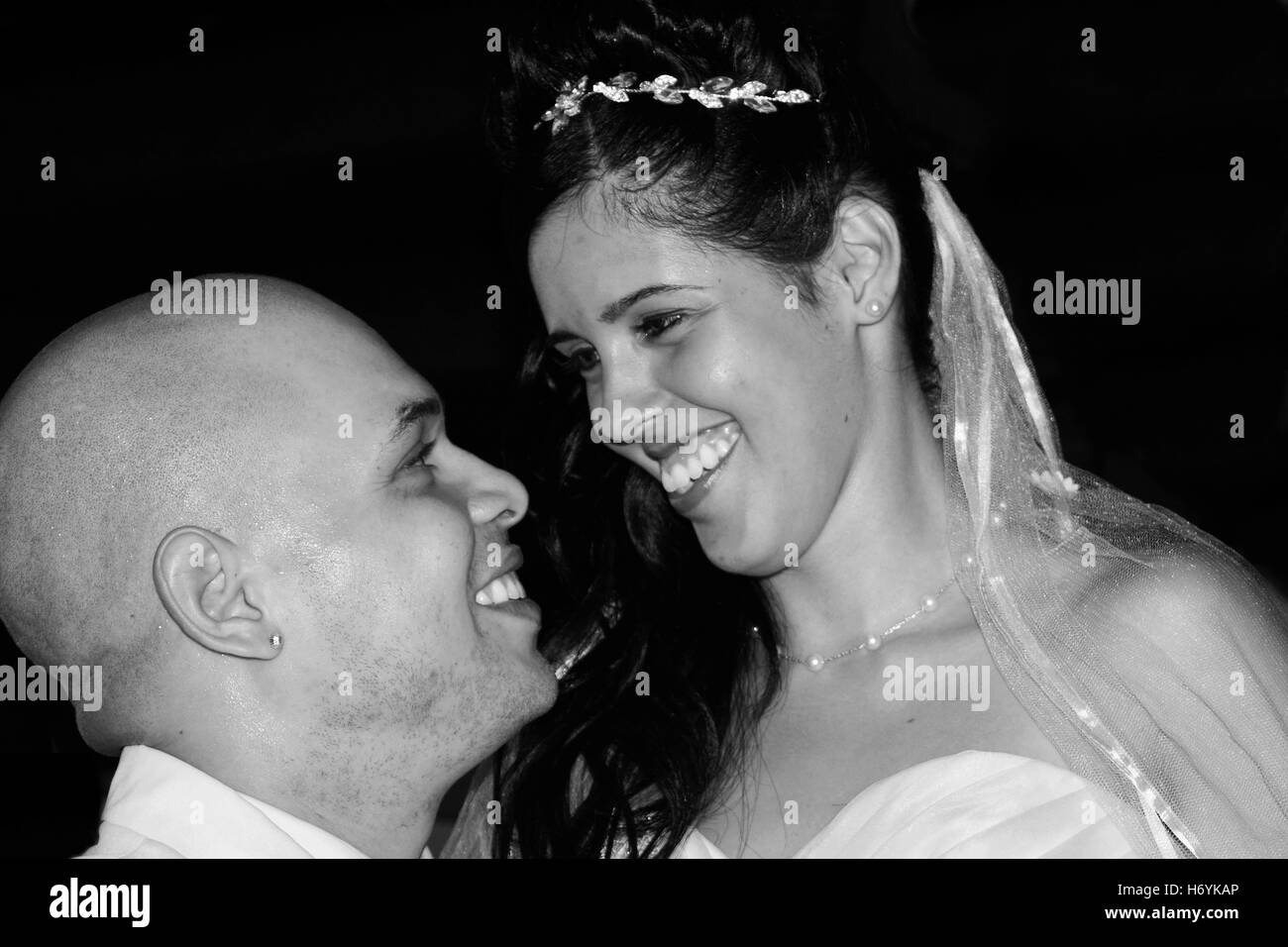Black couple wedding portrait hi-res stock photography and images - Alamy