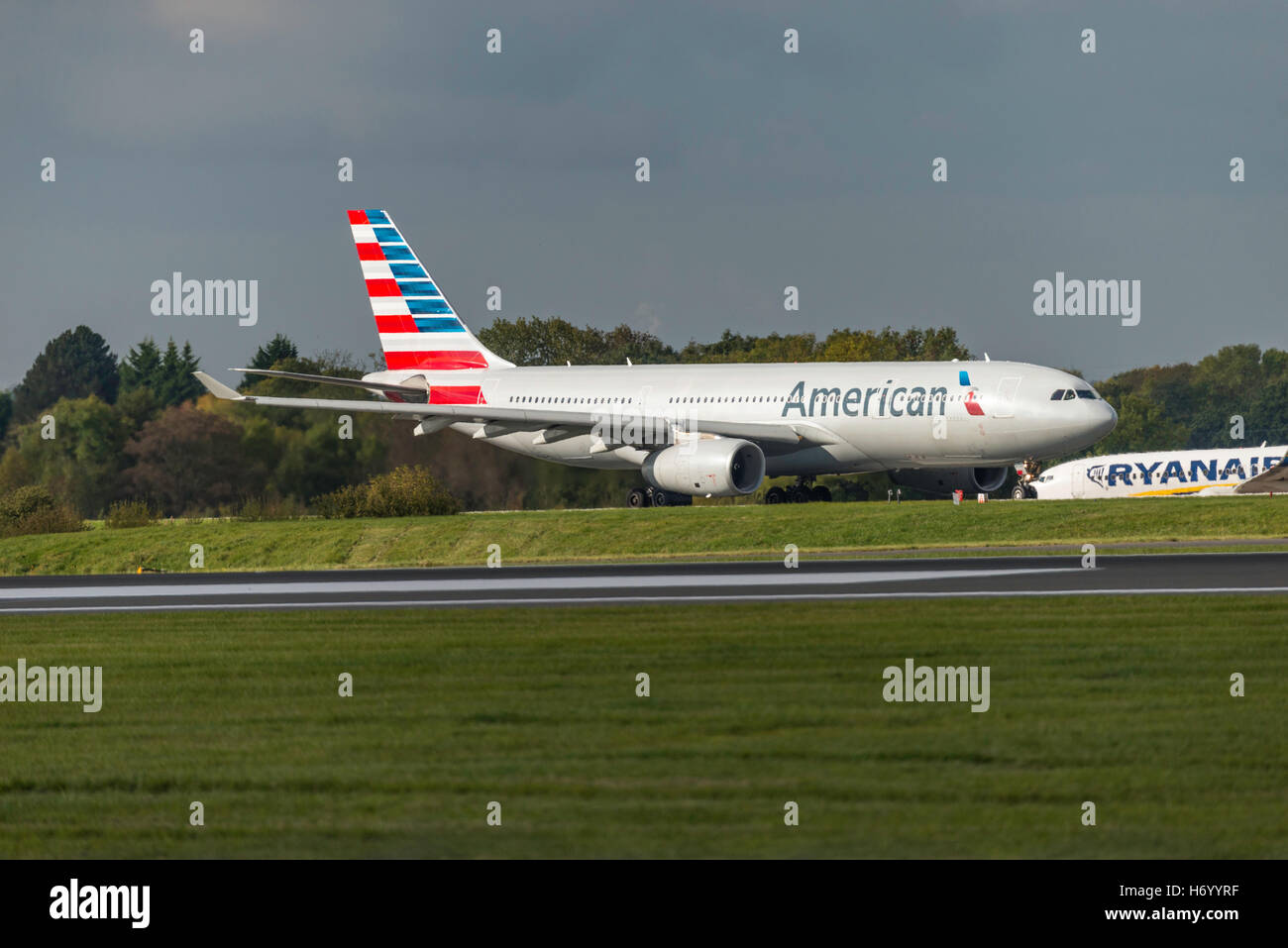 Airbus A330-243 American Airlines A332 N283AY Manchester Airport England. Stock Photo