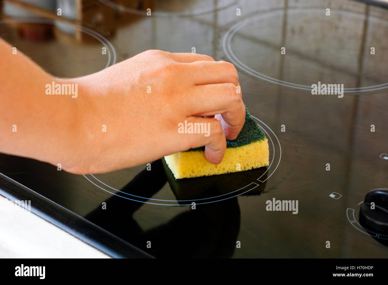 Ceramic hob hires stock photography and images Alamy