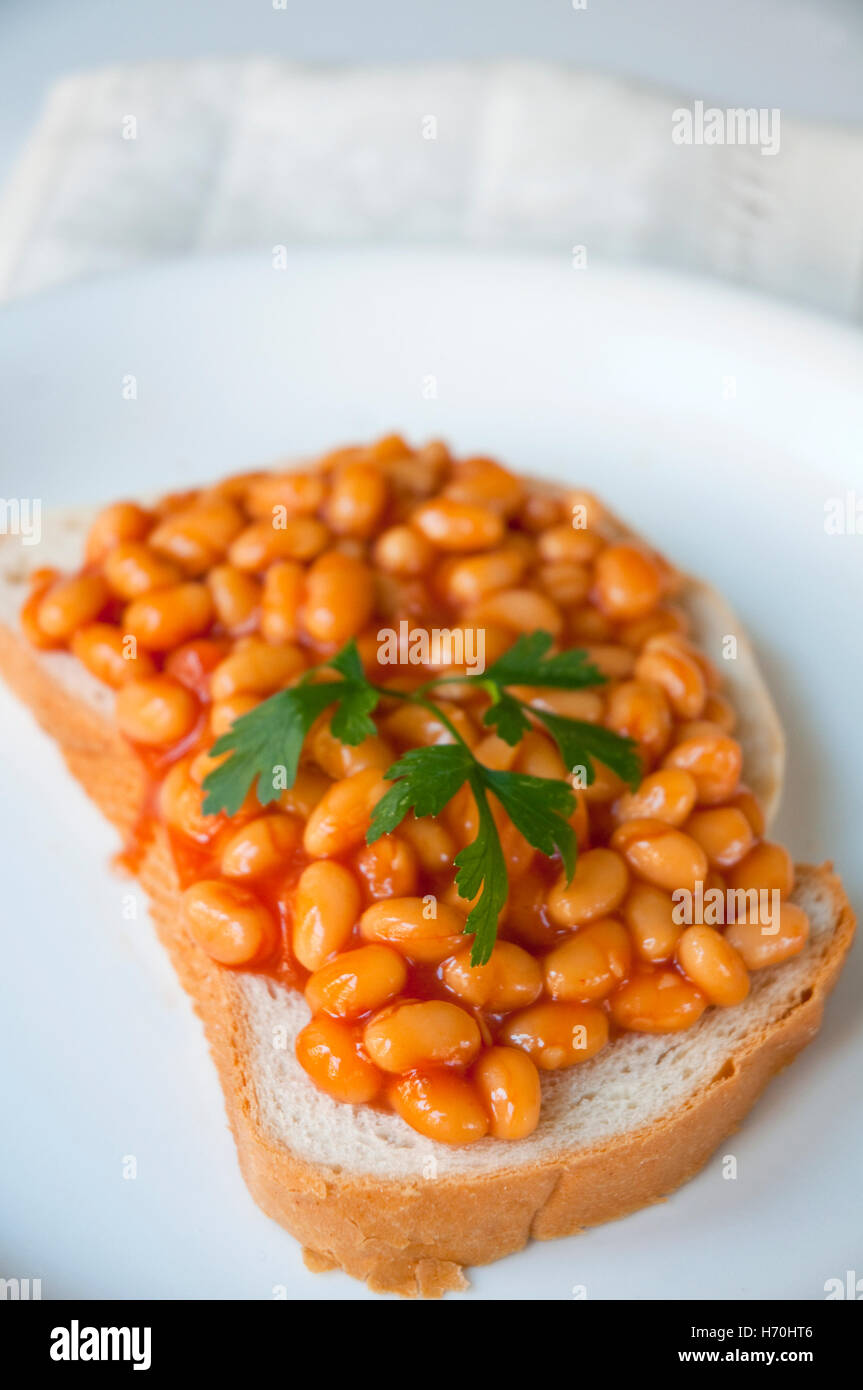 Baked beans on toast Stock Photo Alamy