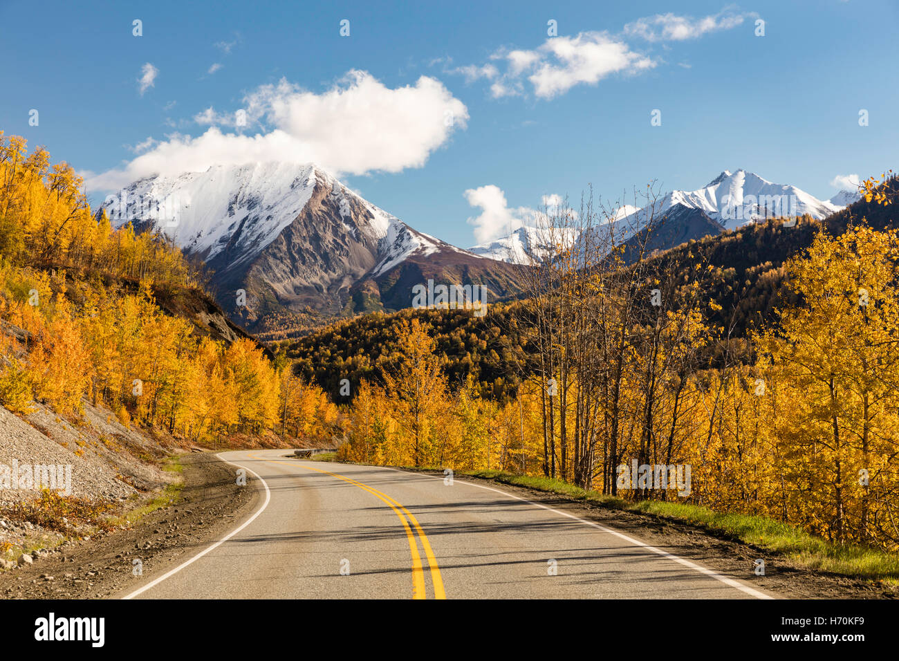 Termination dust hi-res stock photography and images - Alamy