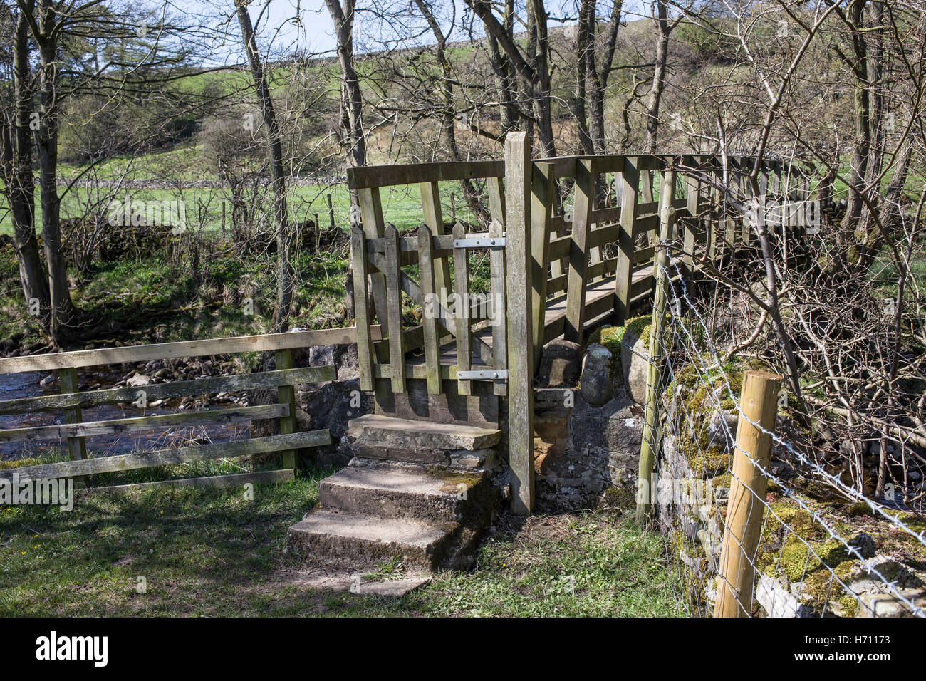 5 bar fencing hi-res stock photography and images - Alamy