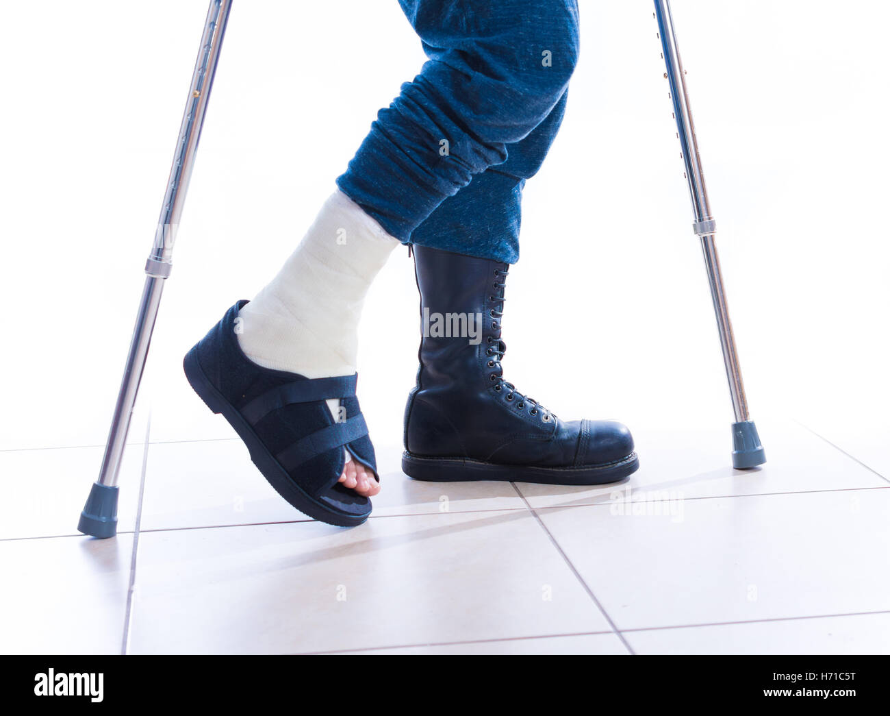 One leg one crutch hires stock photography and images Alamy
