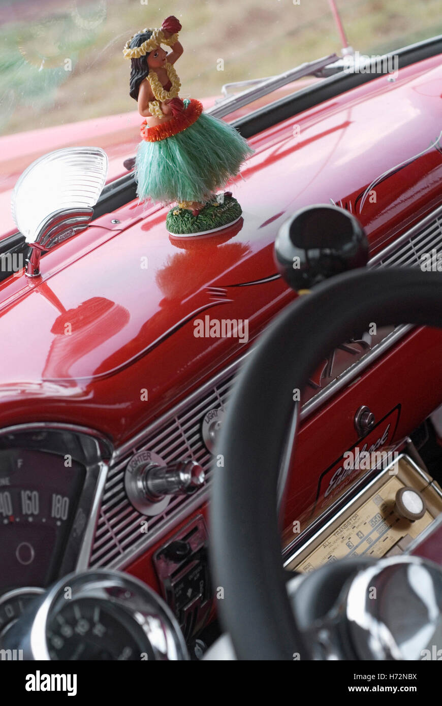 Hawaiian dancer figure on a dashboard, Hot Rods, Kustoms, Cruisers