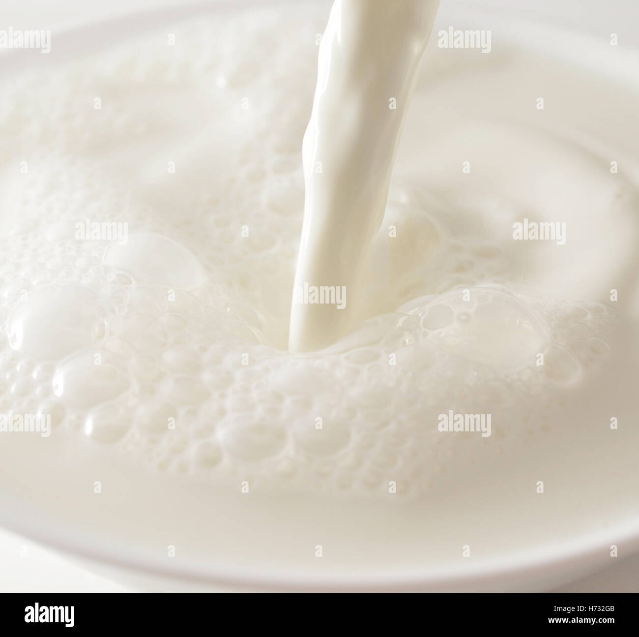 Milk splash bowl hi-res stock photography and images - Alamy