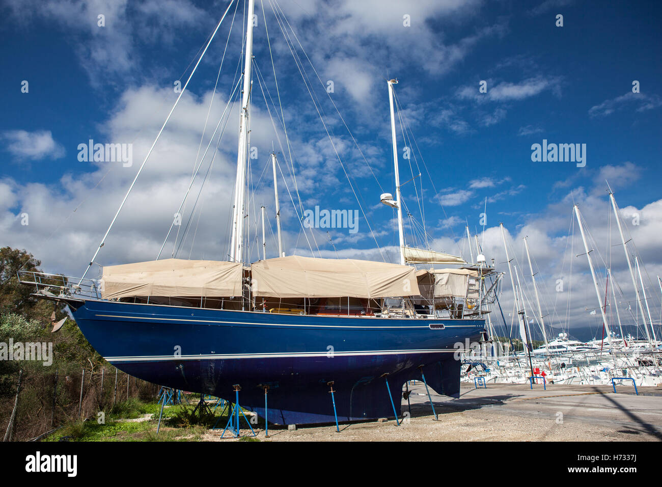 Serviced boats hires stock photography and images Alamy