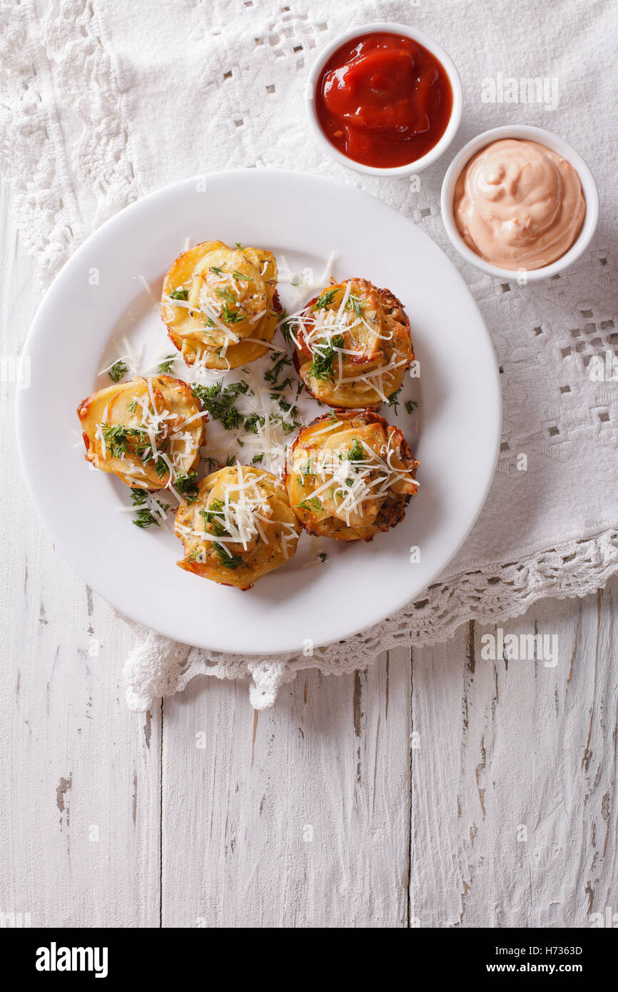 Baked potato cheese sauce hi-res stock photography and images - Alamy