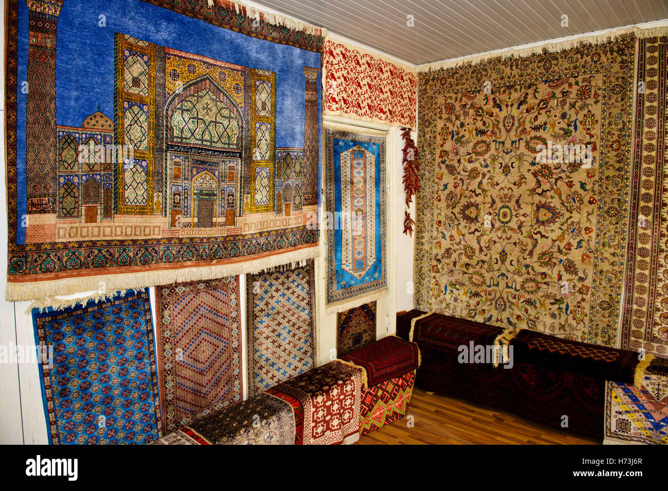 Samarkand silk carpet factory hires stock photography and images Alamy