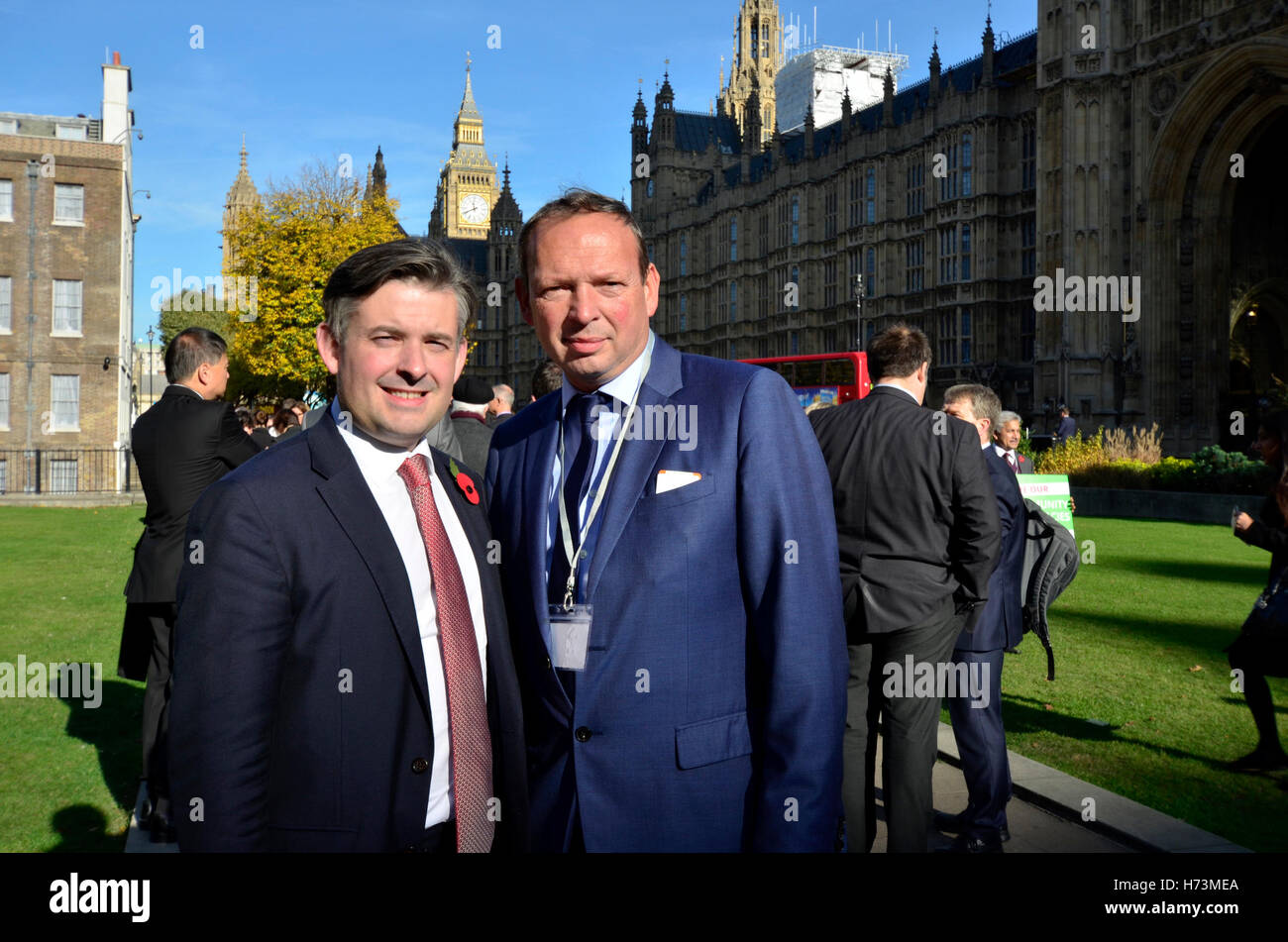 London, UK. 2nd November, 2016. Shadow Health Secretary Jon Ashworth MP at the front of the queue to campaign against funding cuts for community pharmacies, before a debate and vote in the House of Commons later in the day. Credit:  PjrNews/Alamy Live News Stock Photo