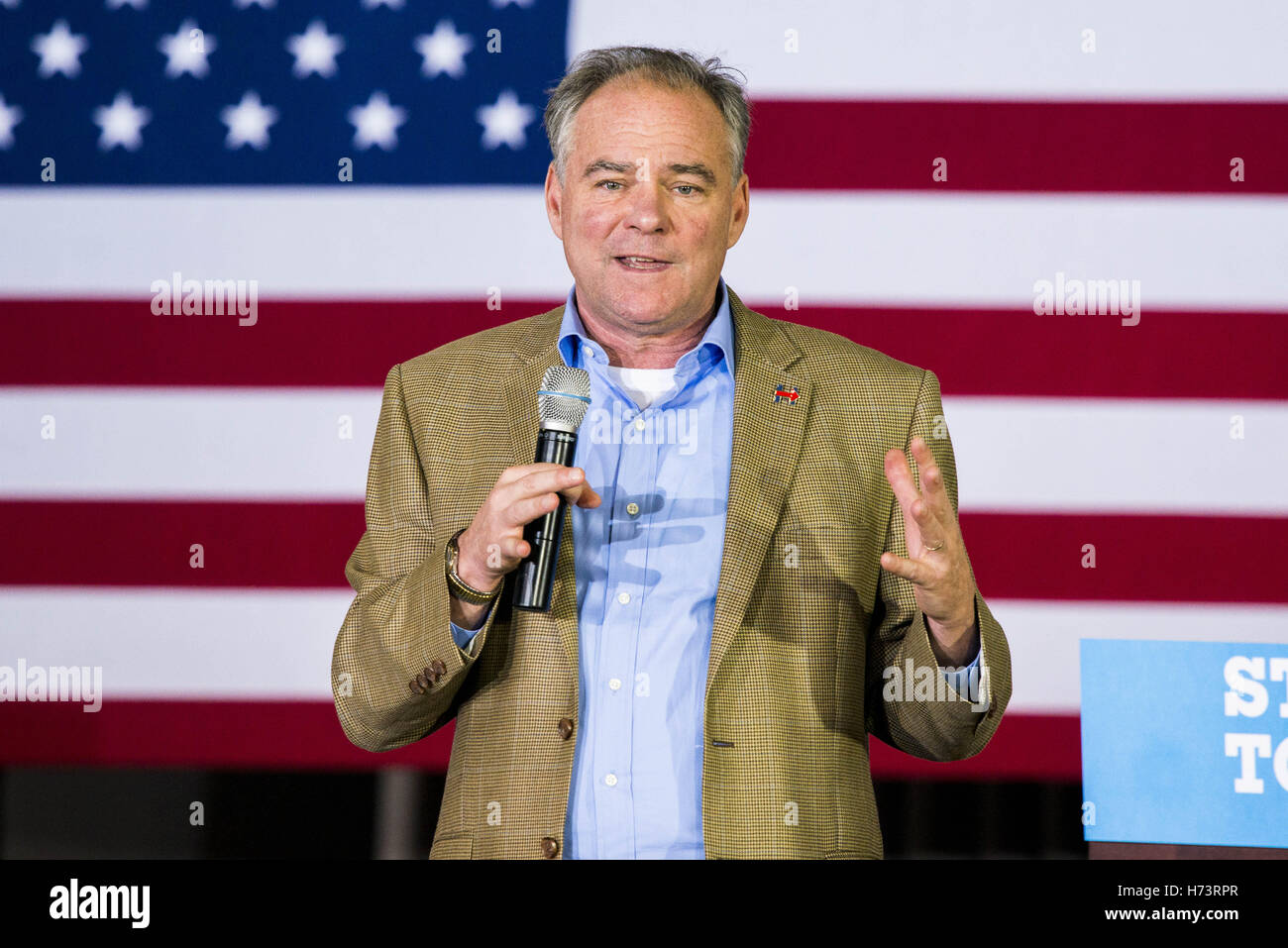 Sheet metal workers hires stock photography and images Alamy