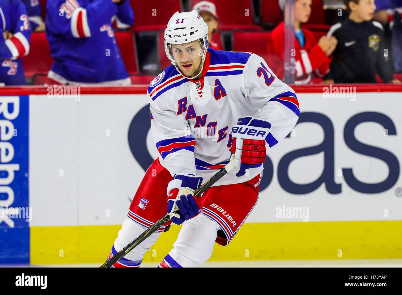 Raleigh, North Carolina, USA. 29th Oct, 2016. New York Rangers center Derek Stepan (21) during the NHL game between the New York Rangers and the Carolina Hurricanes at the PNC Arena. © Andy Martin Jr./ZUMA Wire/Alamy Live News Stock Photo