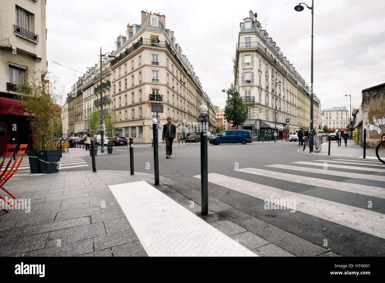 Paris, France. 19th Oct, 2016. The plaza in front of the restaurant 'le petit Cambodge', photographed in Paris, France, 19 October 2016. Photo: Leo Novel/dpa/Alamy Live News Stock Photo