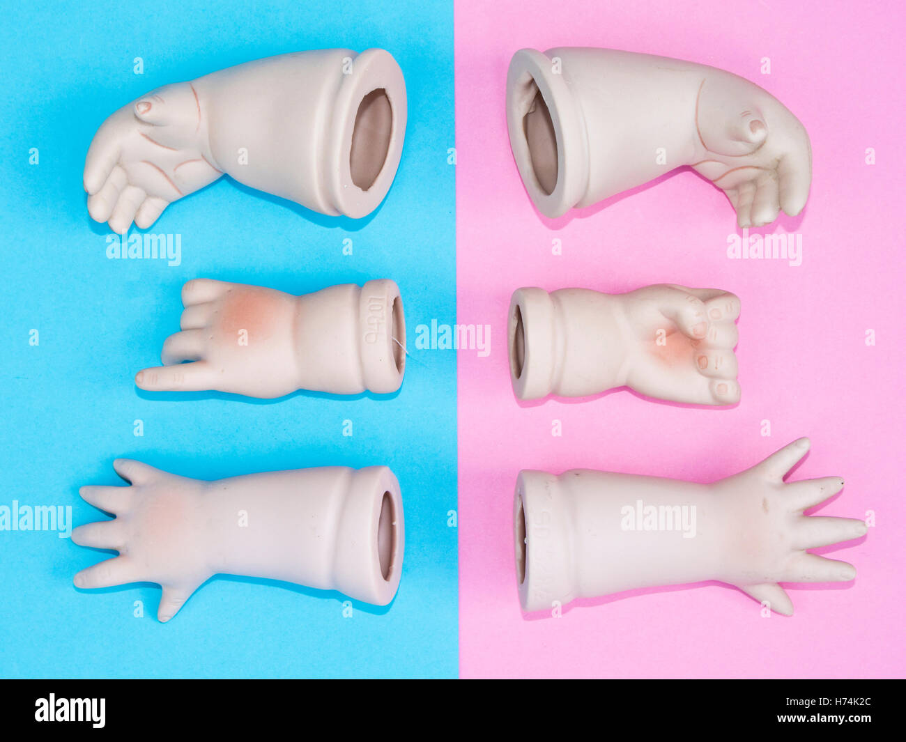 Broken doll body parts hi-res stock photography and images - Page 2
