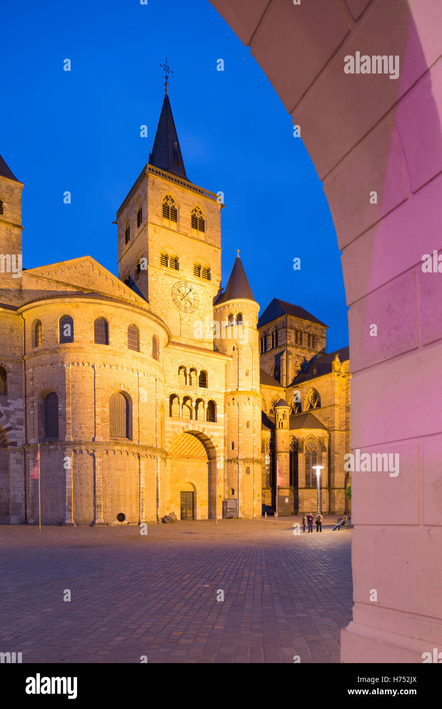 St Peter’s Cathedral (UNESCO World Heritage Site), Trier, Rhineland-Palatinate, Germany Stock Photo