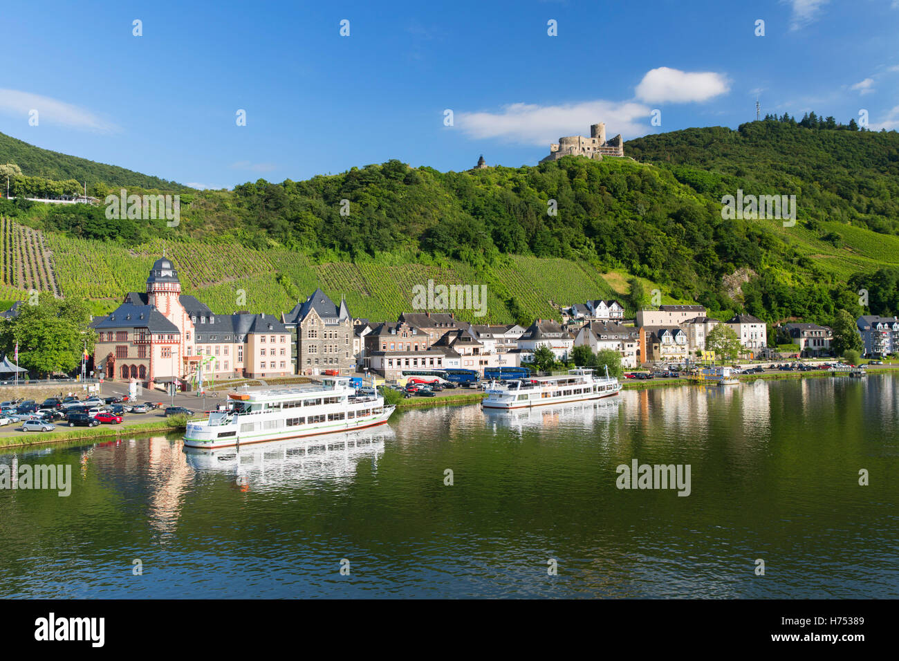 View of River Moselle and Burg Landshut, Bernkastel-Kues, Rhineland-Palatinate, Germany Stock Photo