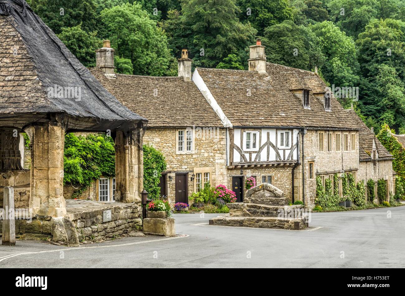 Houses in Castle Combe Village Stock Photo Alamy