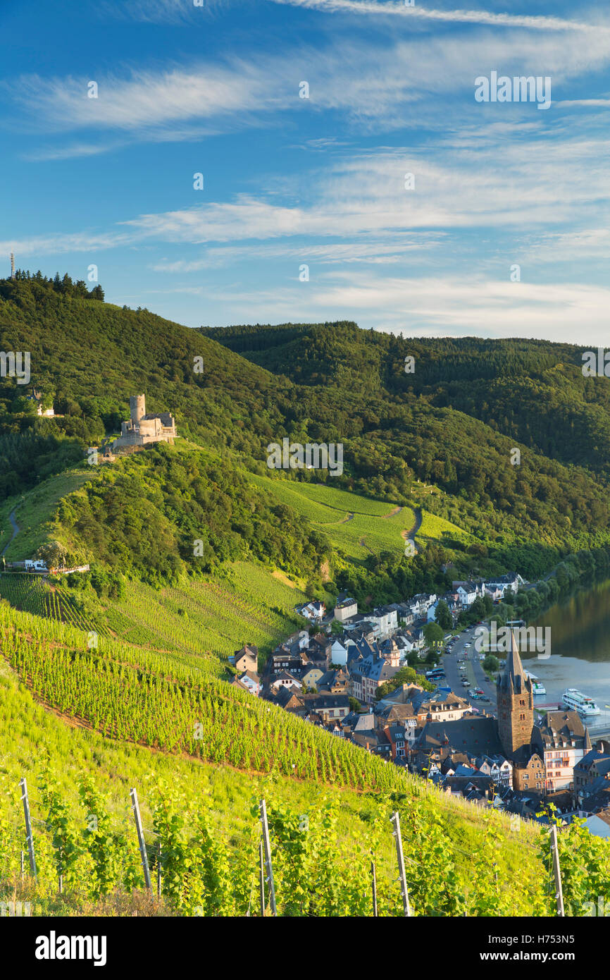 View of vineyards and River Moselle, Bernkastel-Kues, Rhineland-Palatinate, Germany Stock Photo