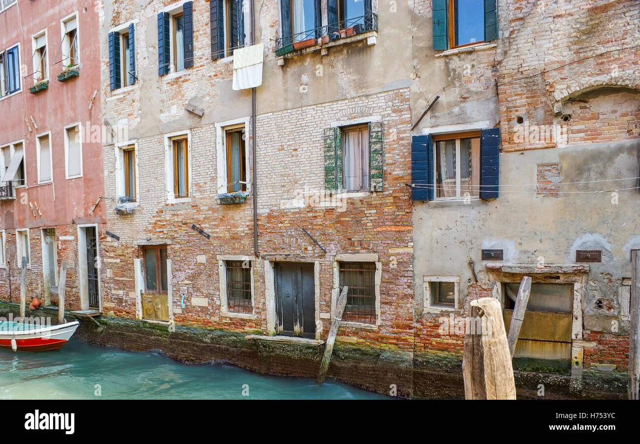 Old mansion in venice hi-res stock photography and images - Alamy