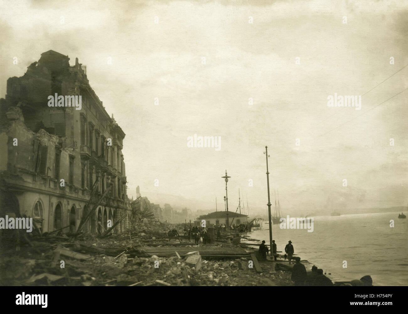Earthquake 1908 italy messina hires stock photography and images Alamy