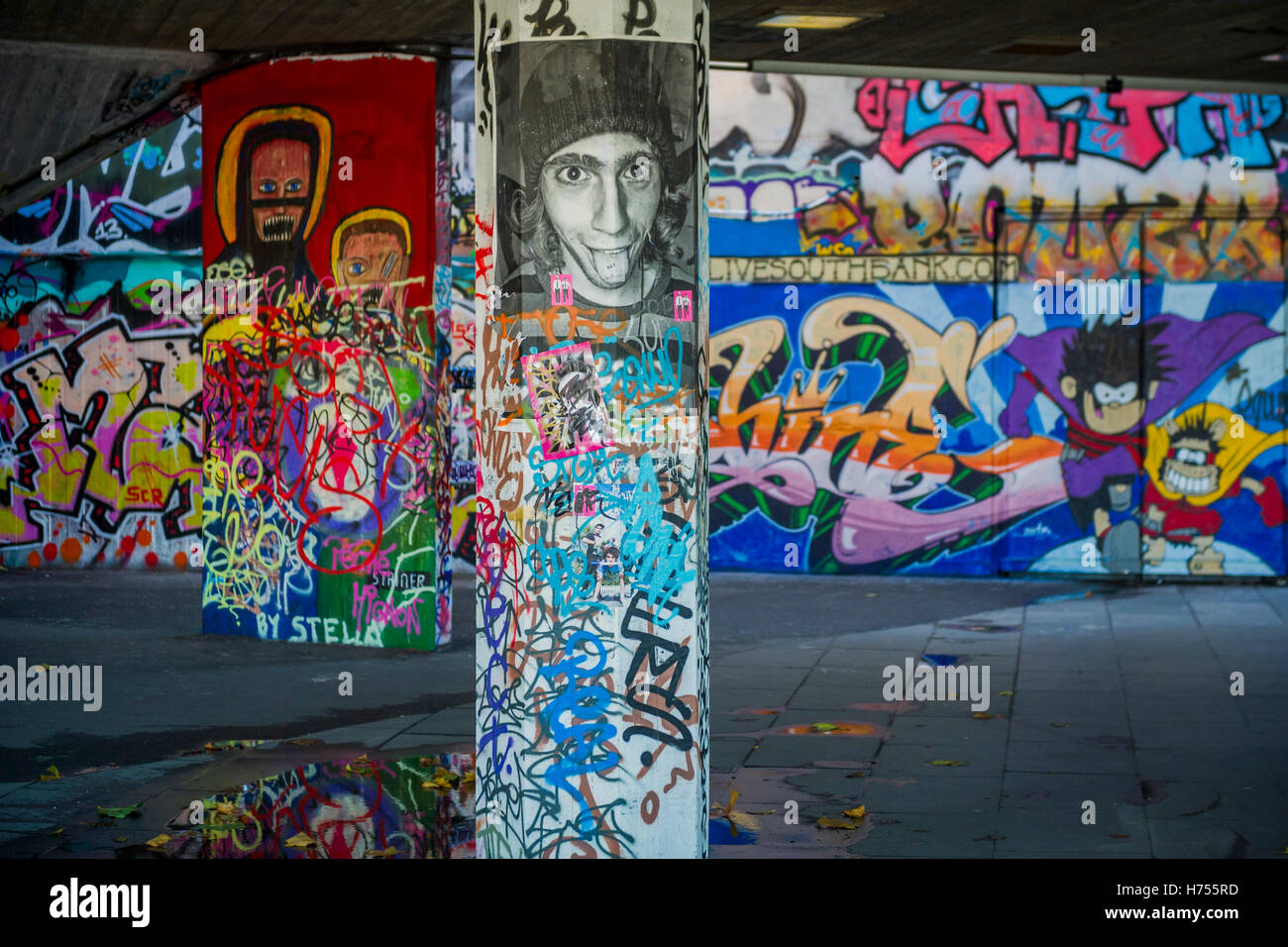 Graffiti covered skate park hi-res stock photography and images - Alamy
